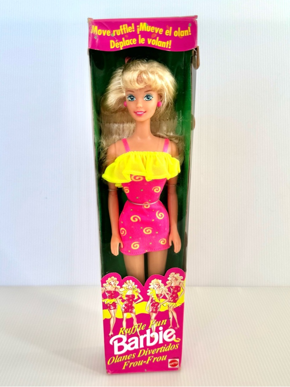 🩷NIB. Barbie Ruffle Fun doll in hot pink and yellow dress - 1994